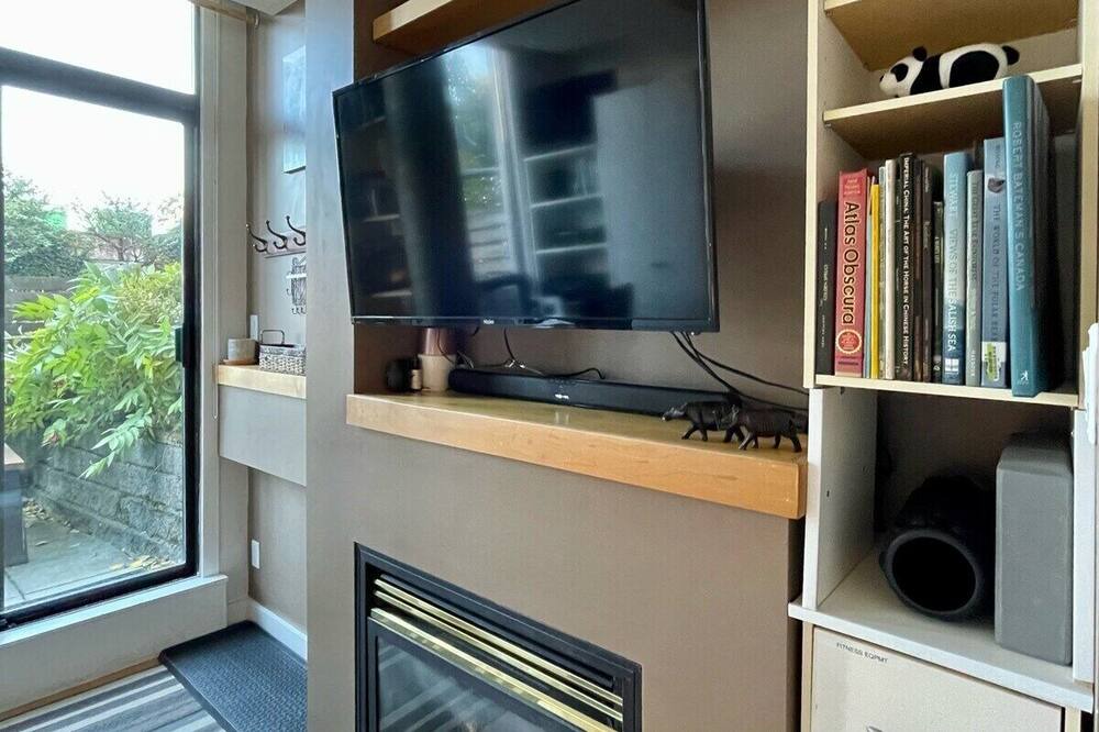 Photo of Livingroom in Inner Harbour