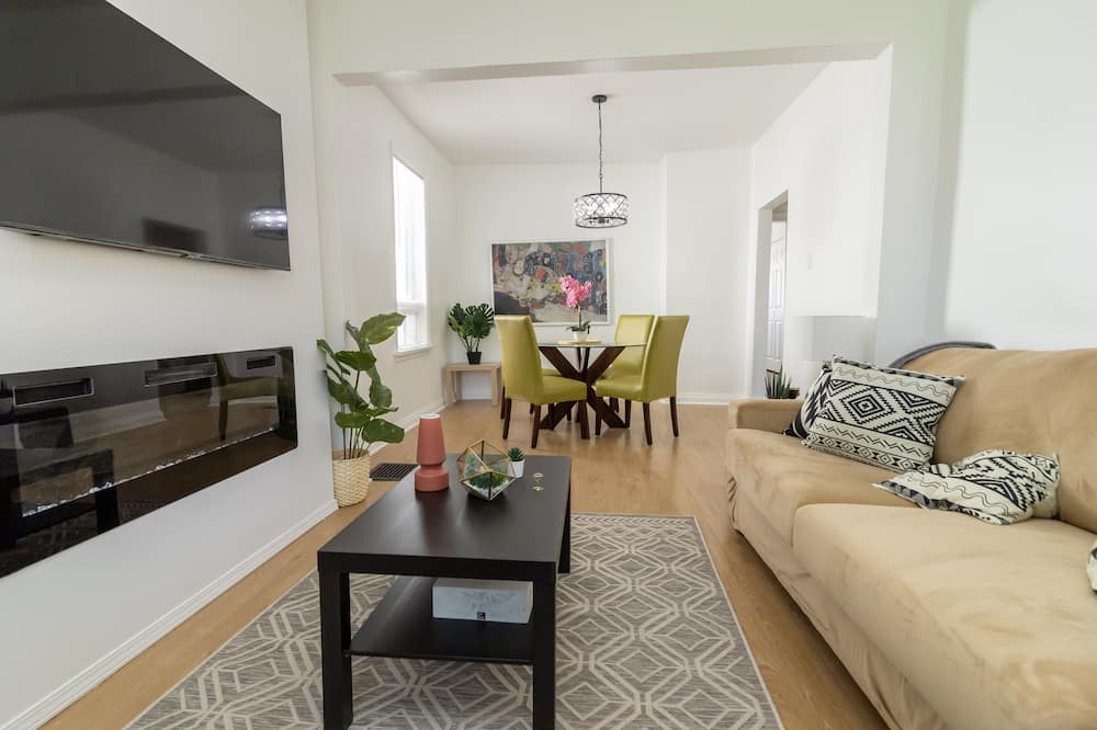 Photo of Livingroom in Winnipeg