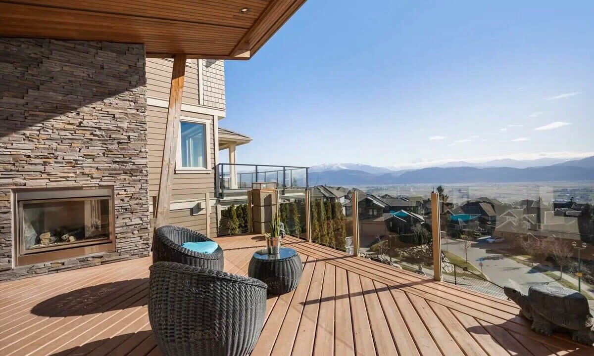 Photo of Patio Balcony in Lower Sumas Mountain