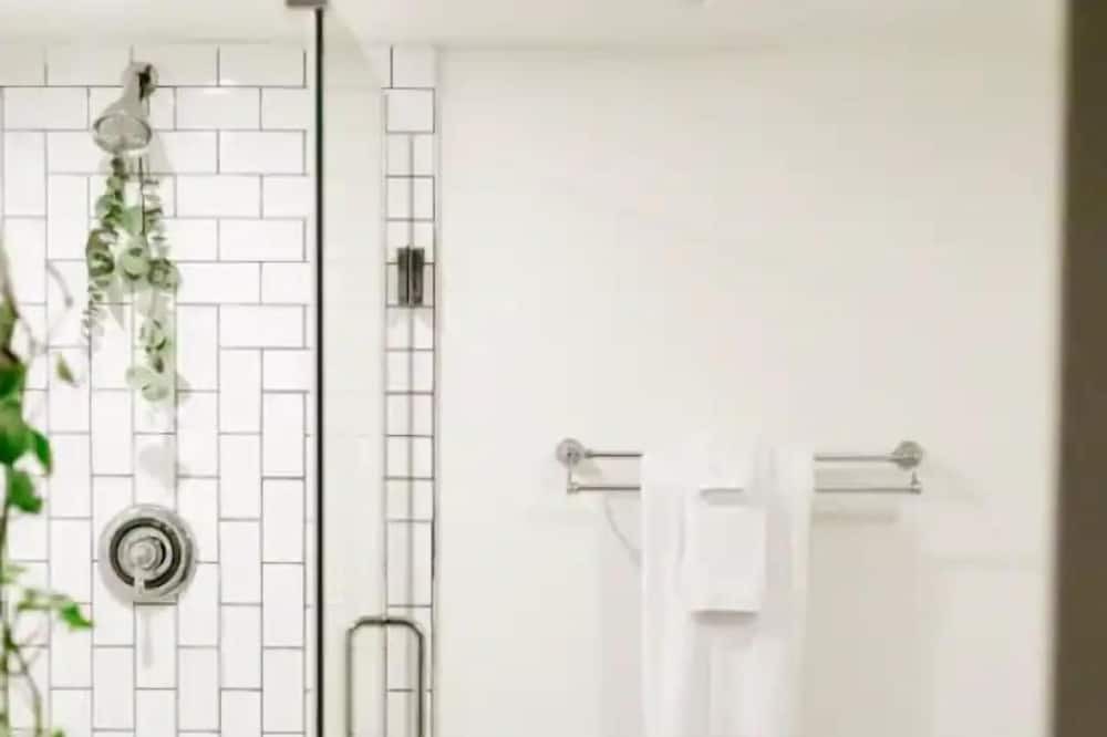 Photo of Bathroom in South Central