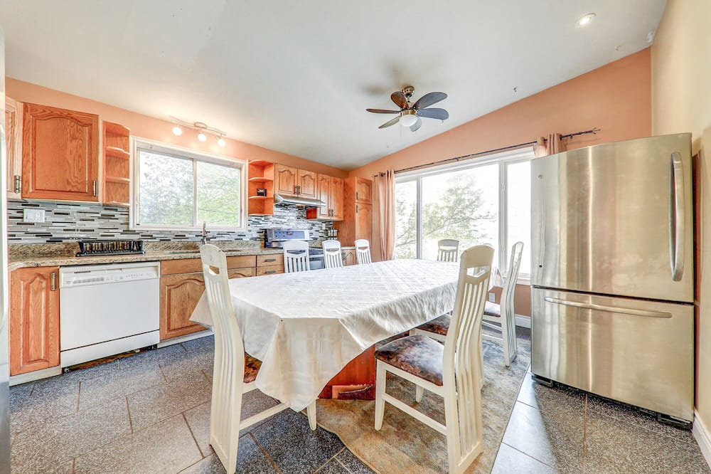 Photo of Kitchen in Scugog