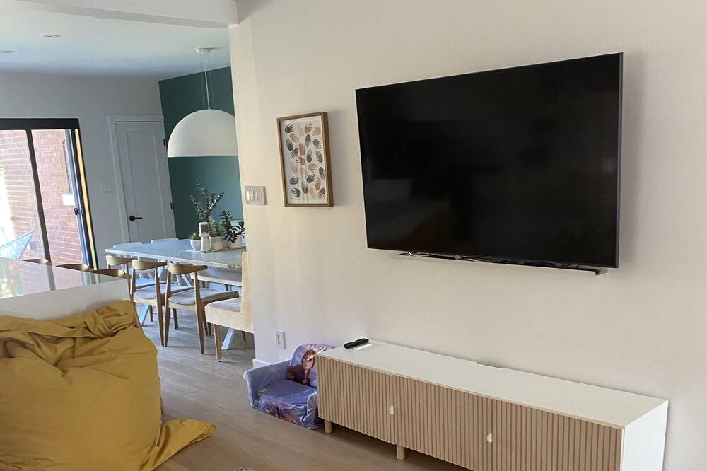 Photo of Livingroom in Montreal