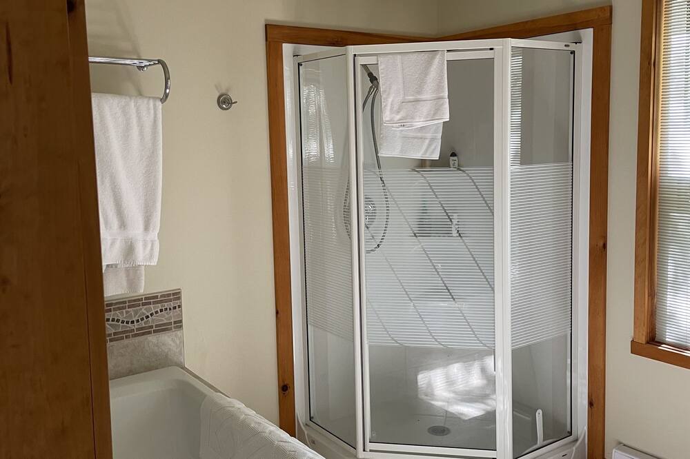Photo of Bathroom in O'Leary