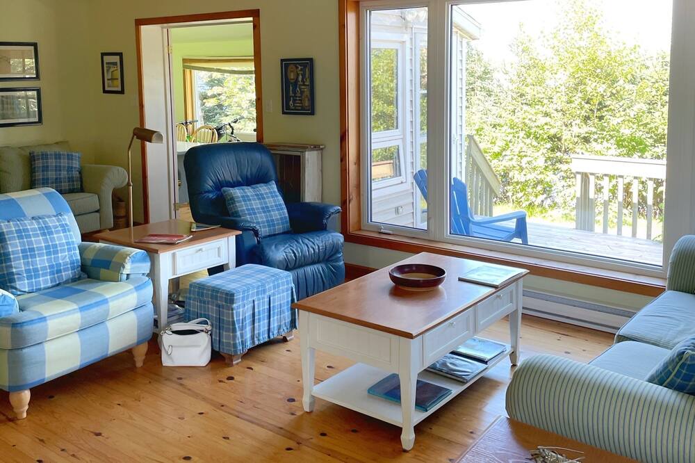 Photo of Livingroom in O'Leary