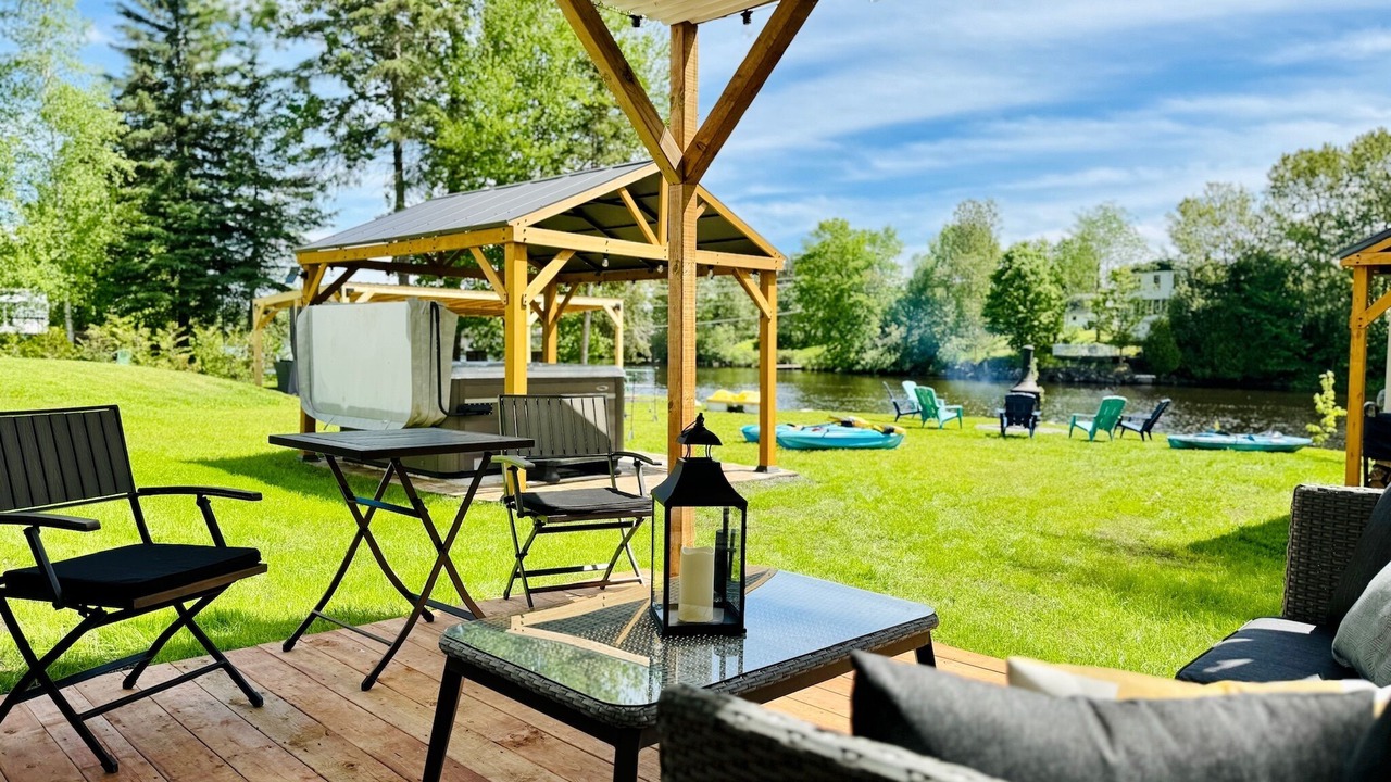 Photo of Patio Balcony in Le Haut-Saint-Francois Regional County Municipality
