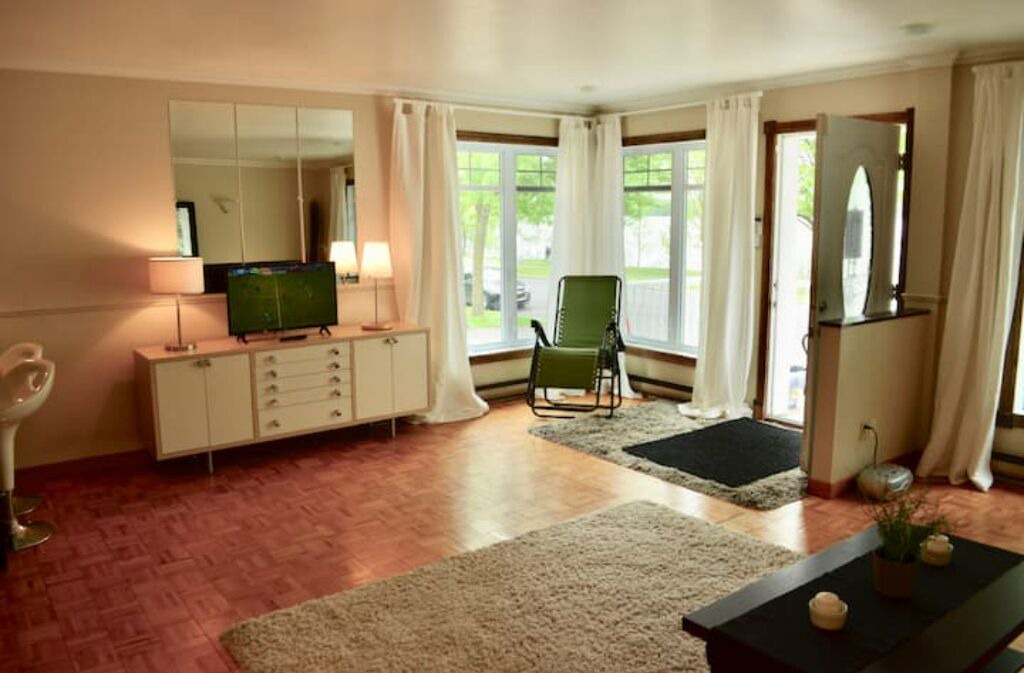 Photo of Livingroom in LaSalle