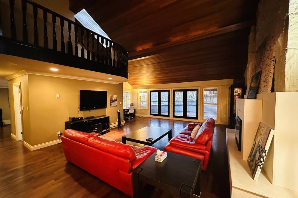 Photo of Livingroom in Shaughnessy