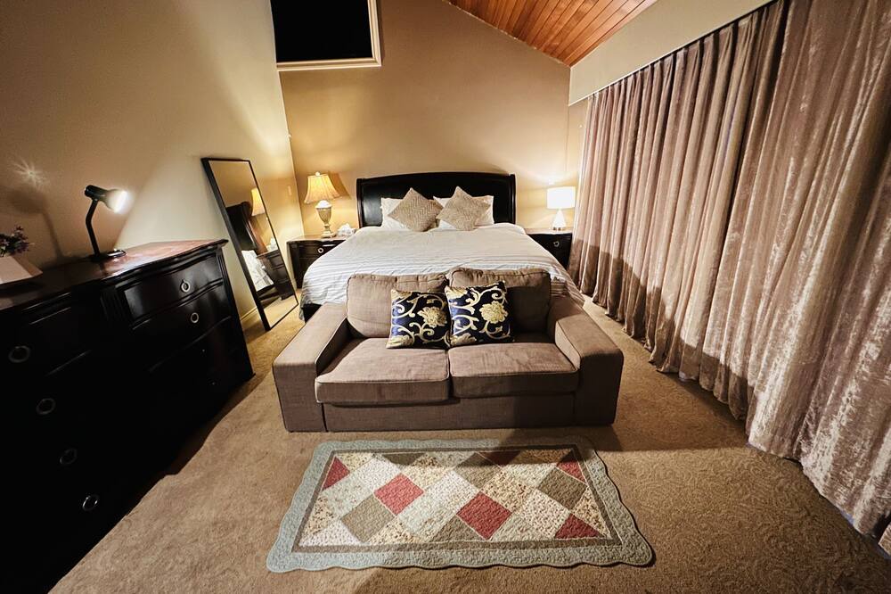 Photo of Bedroom in Shaughnessy