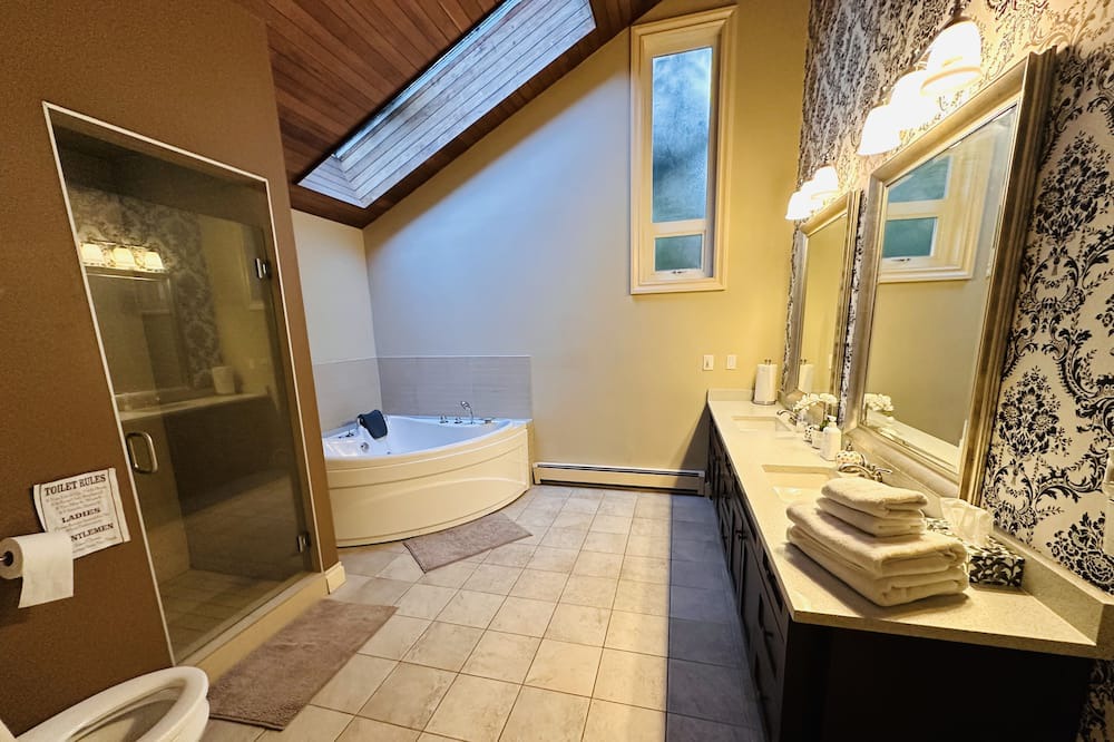 Photo of Bathroom in Shaughnessy