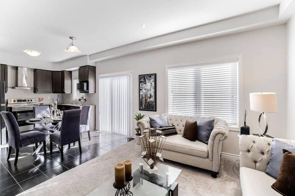 Photo of Livingroom in Brantford