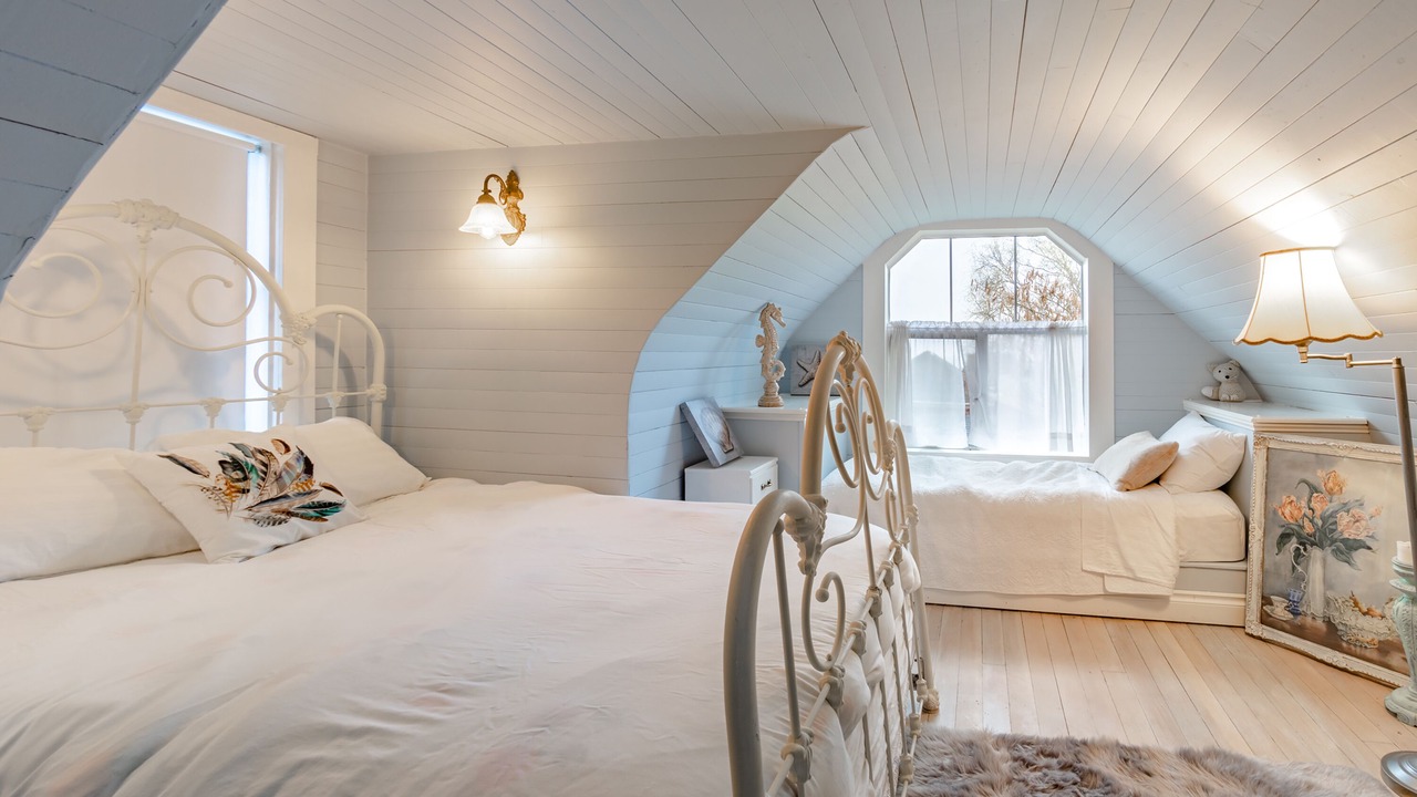 Photo of Bedroom in Chemainus
