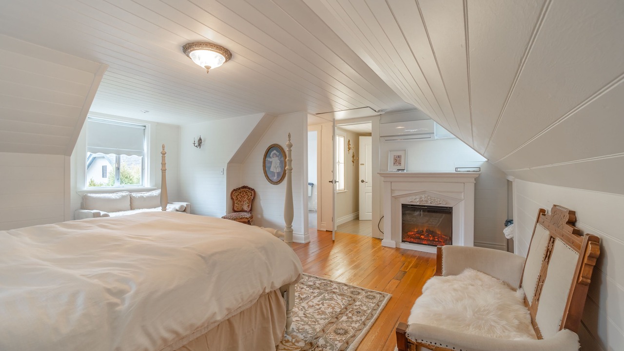 Photo of Bedroom in Chemainus