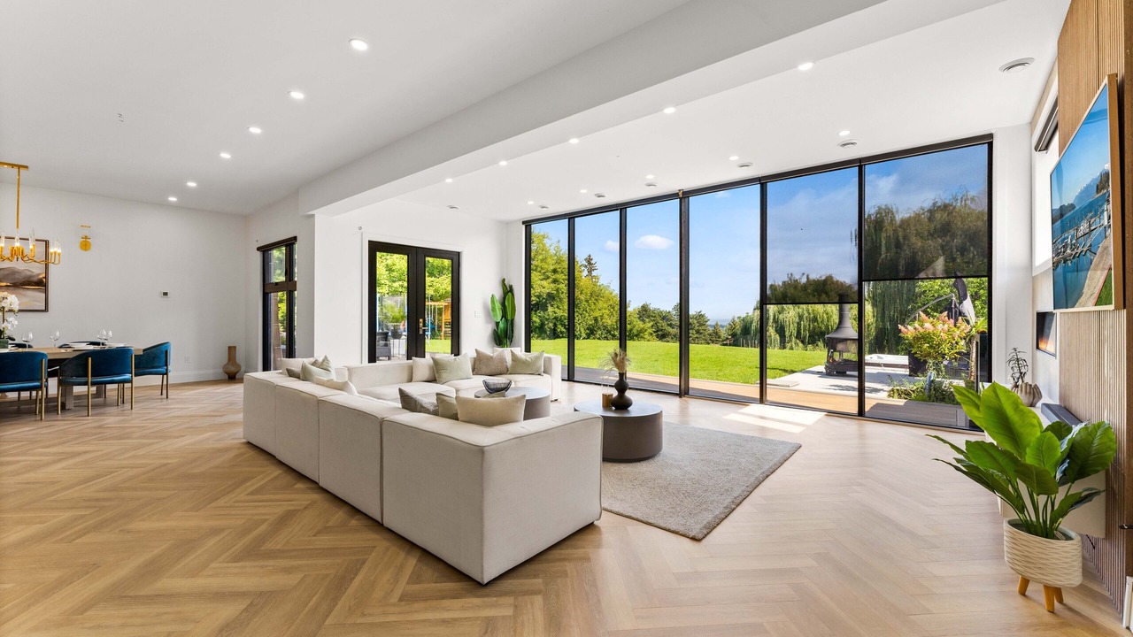 Photo of Livingroom in Burlington