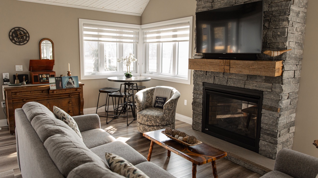 Photo of Livingroom in Town of Essex