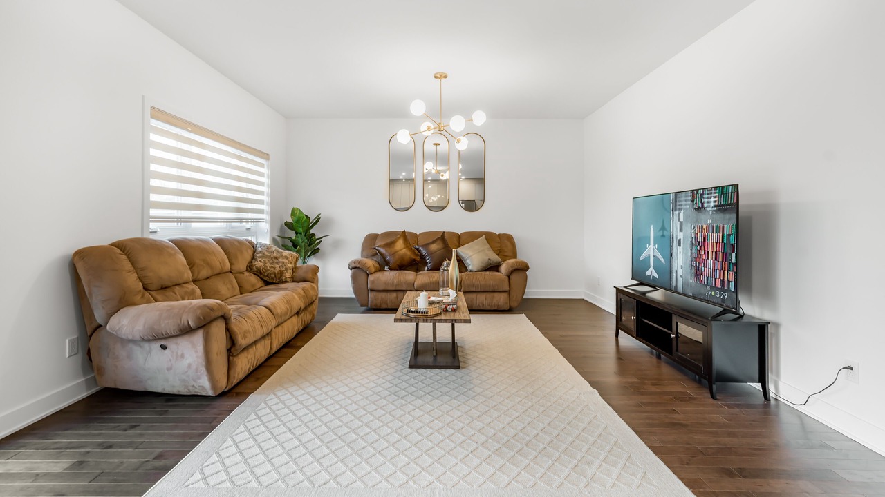 Photo of Livingroom in Pointe Claire