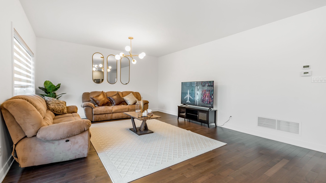 Photo of Livingroom in Pointe Claire