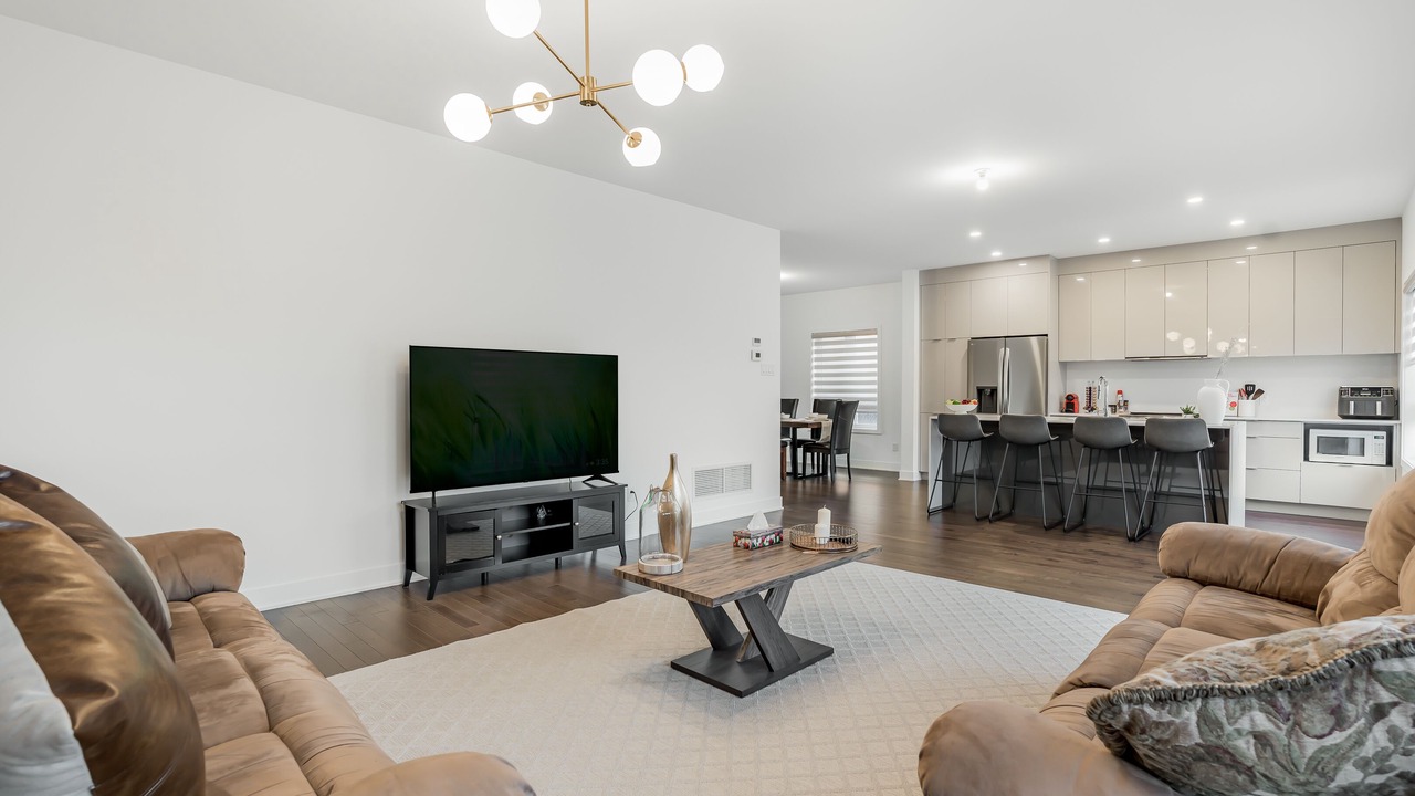 Photo of Livingroom in Pointe Claire