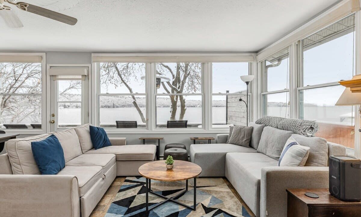 Photo of Livingroom in Rideau Lakes
