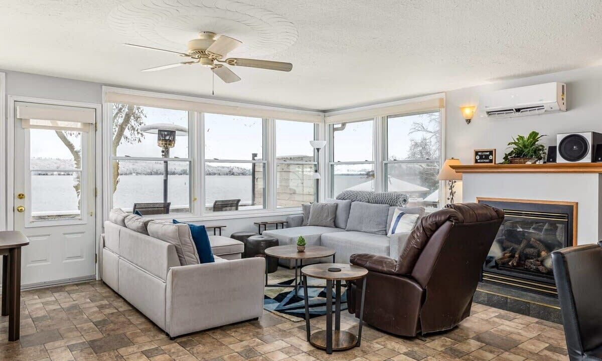 Photo of Livingroom in Rideau Lakes