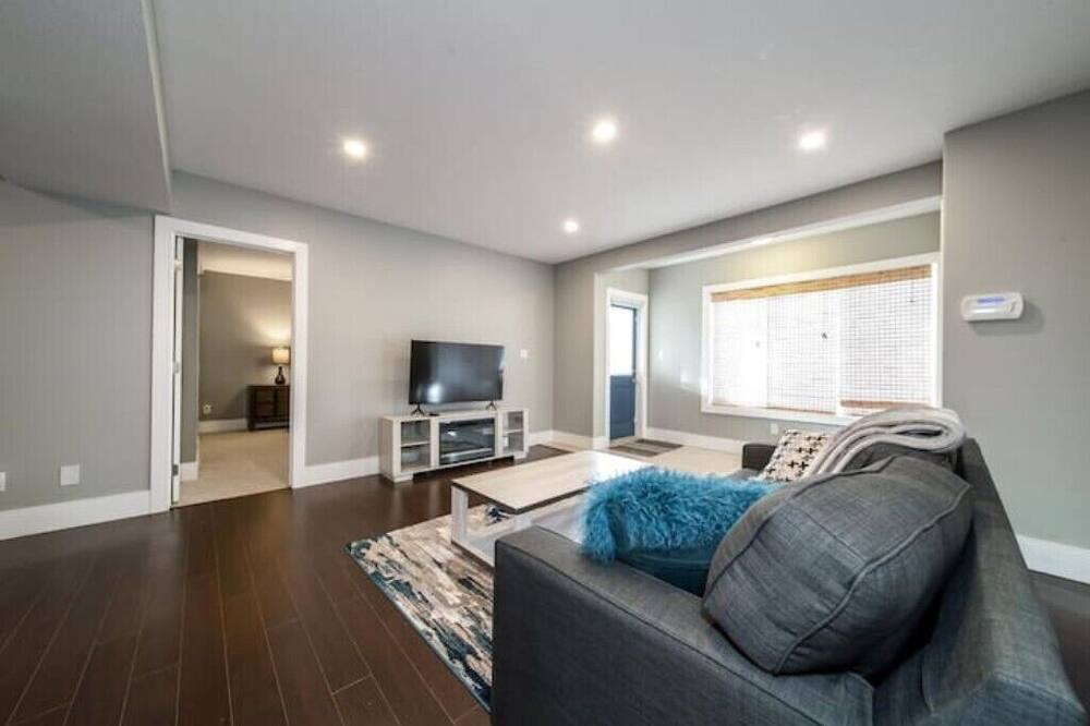 Photo of Livingroom in St. Albert