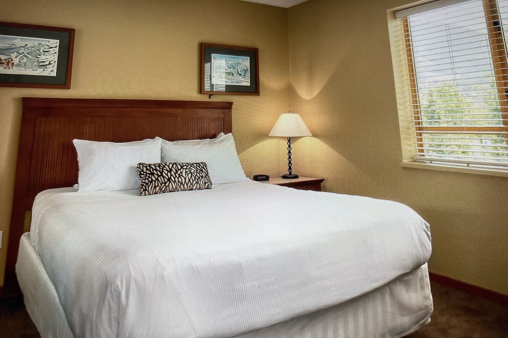Photo of Bedroom in Whistler Cay Heights