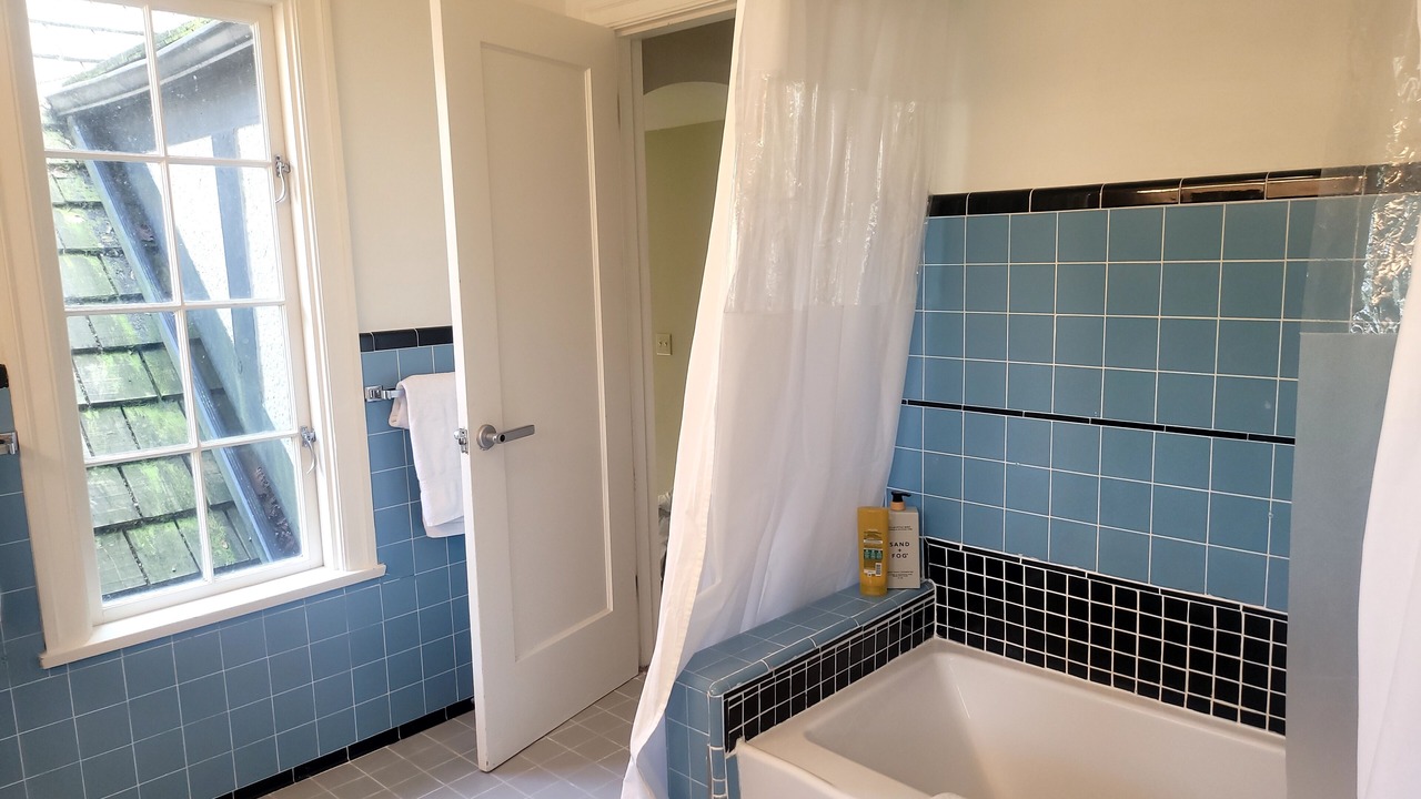 Photo of Bathroom in Dundarave