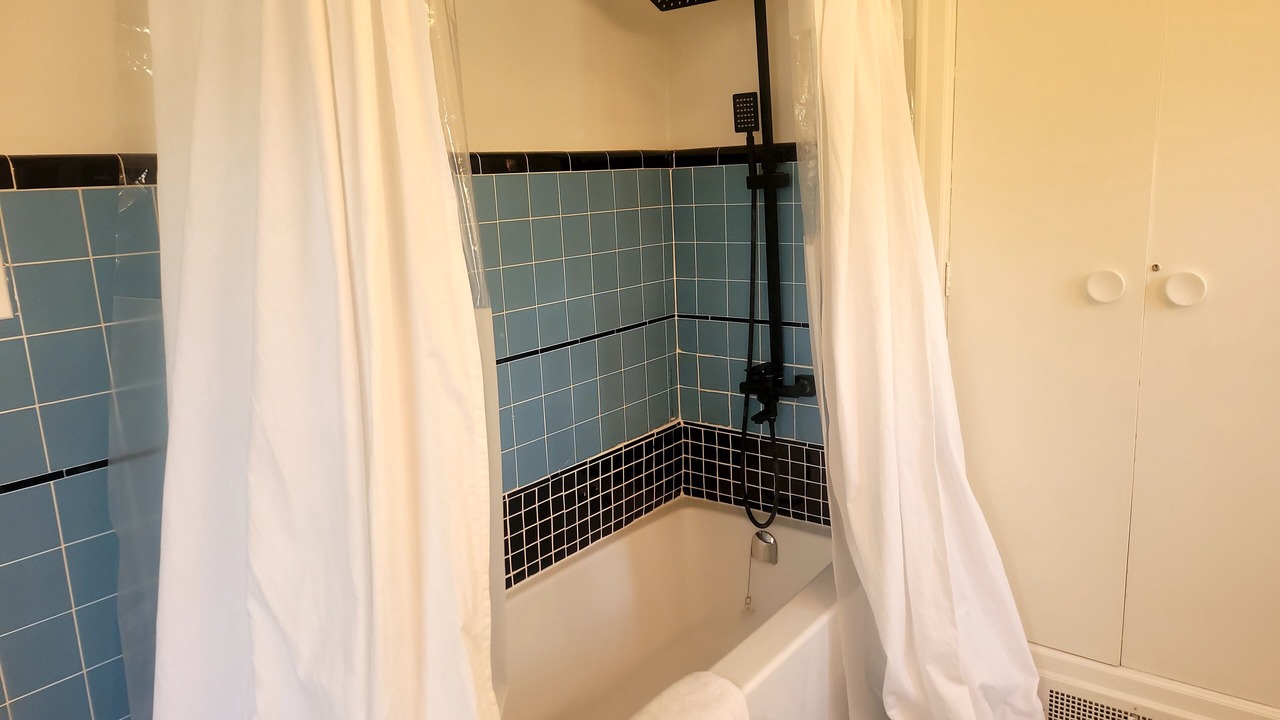 Photo of Bathroom in Dundarave