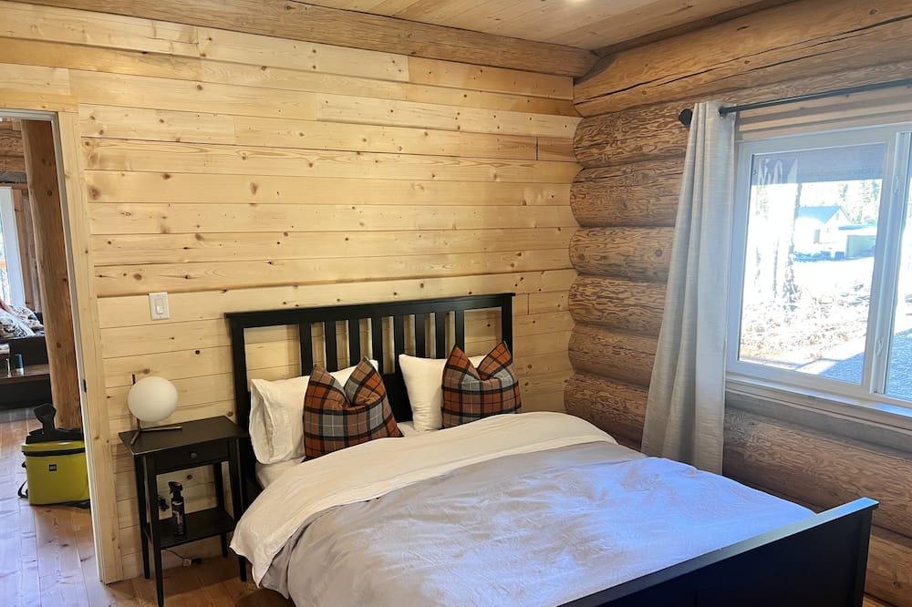 Photo of Bedroom in Sunshine Valley