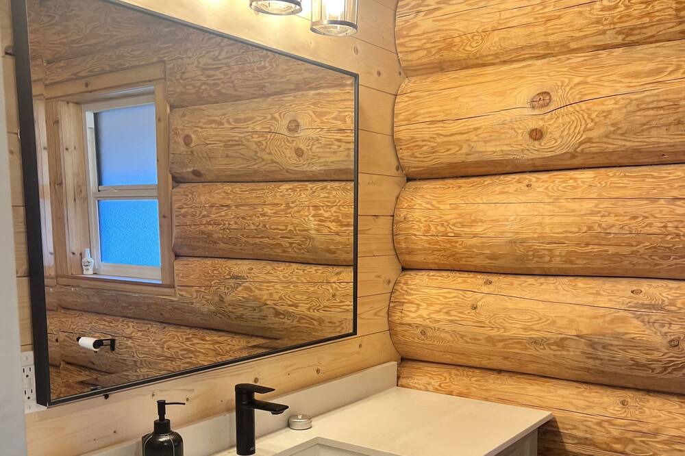 Photo of Bathroom in Sunshine Valley
