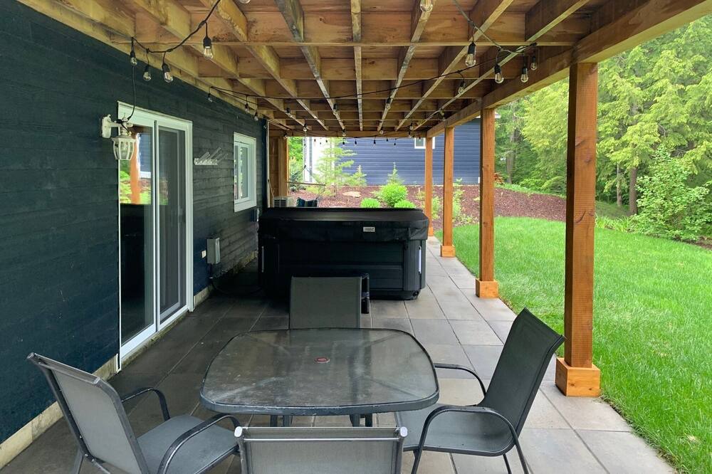 Photo of Patio Balcony in Beaulac-Garthby