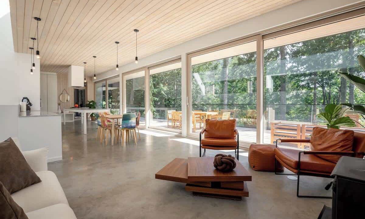 Photo of Livingroom in Britannia Beach