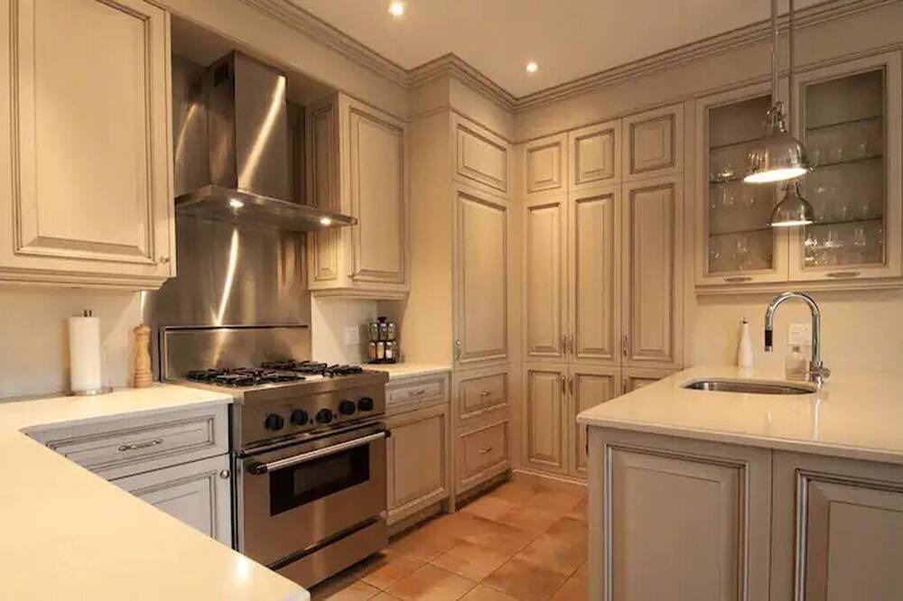 Photo of Kitchen in St-Adolphe-d'Howard
