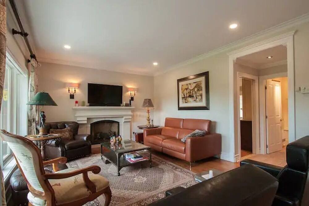 Photo of Livingroom in St-Adolphe-d'Howard