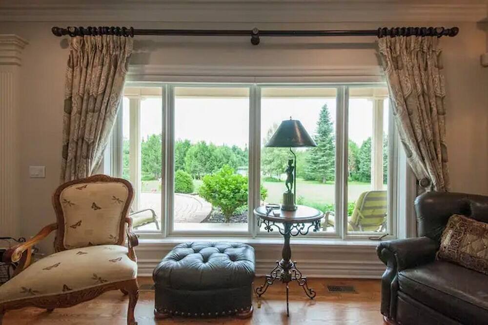 Photo of Livingroom in St-Adolphe-d'Howard