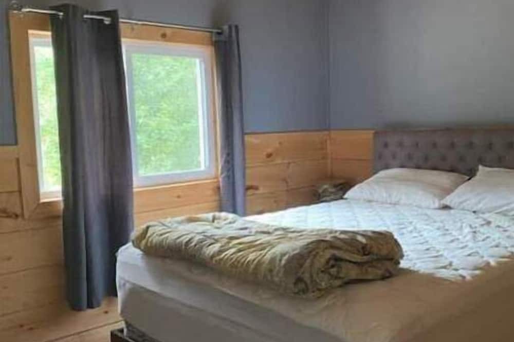 Photo of Bedroom in Thorne