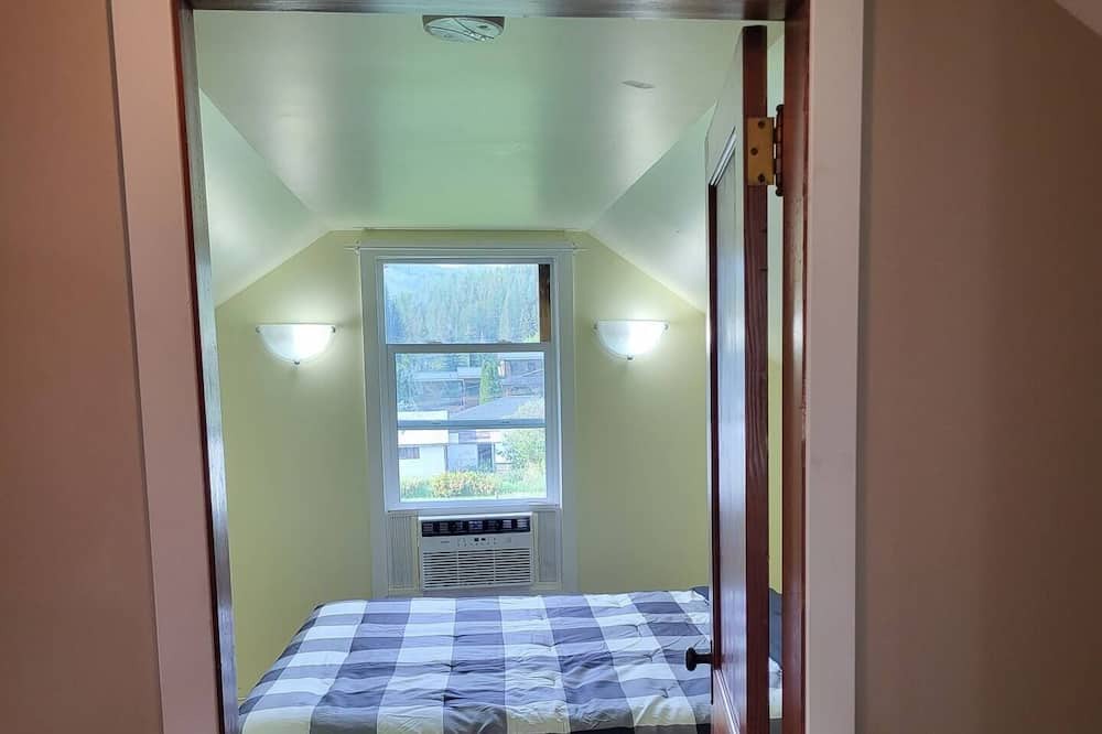 Photo of Bedroom in East Kootenay