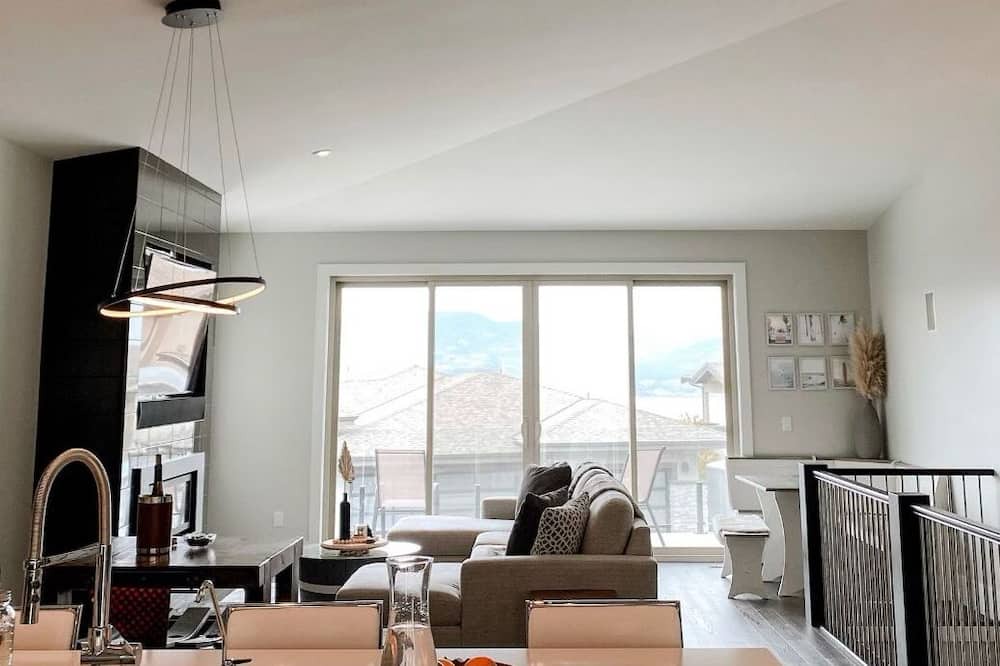Photo of Livingroom in Southwest Mission
