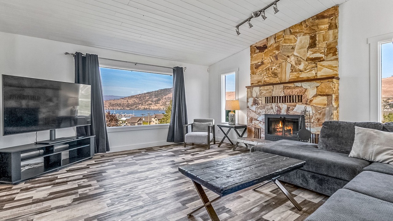 Photo of Livingroom in Vernon