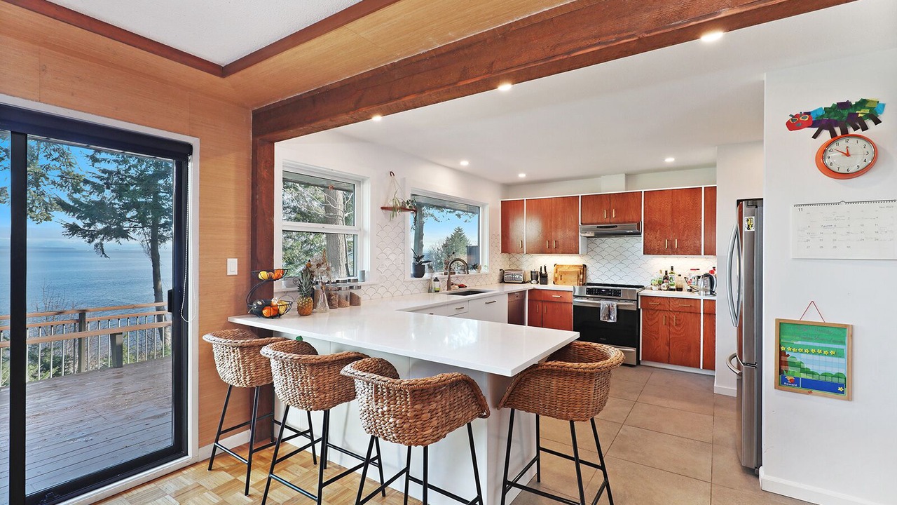 Photo of Kitchen in Courtenay