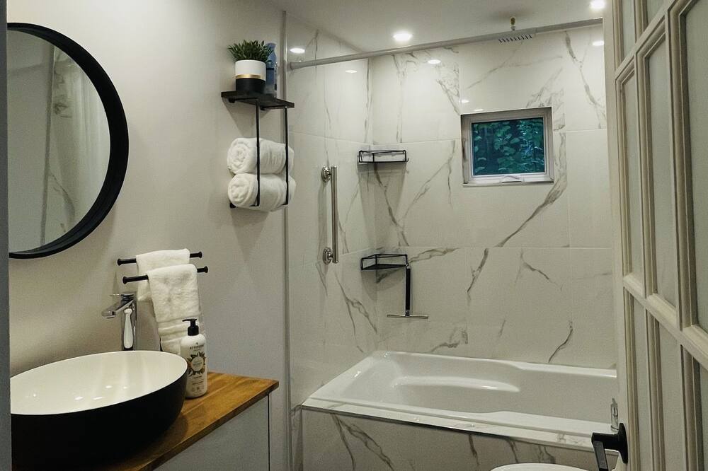 Photo of Bathroom in Magog