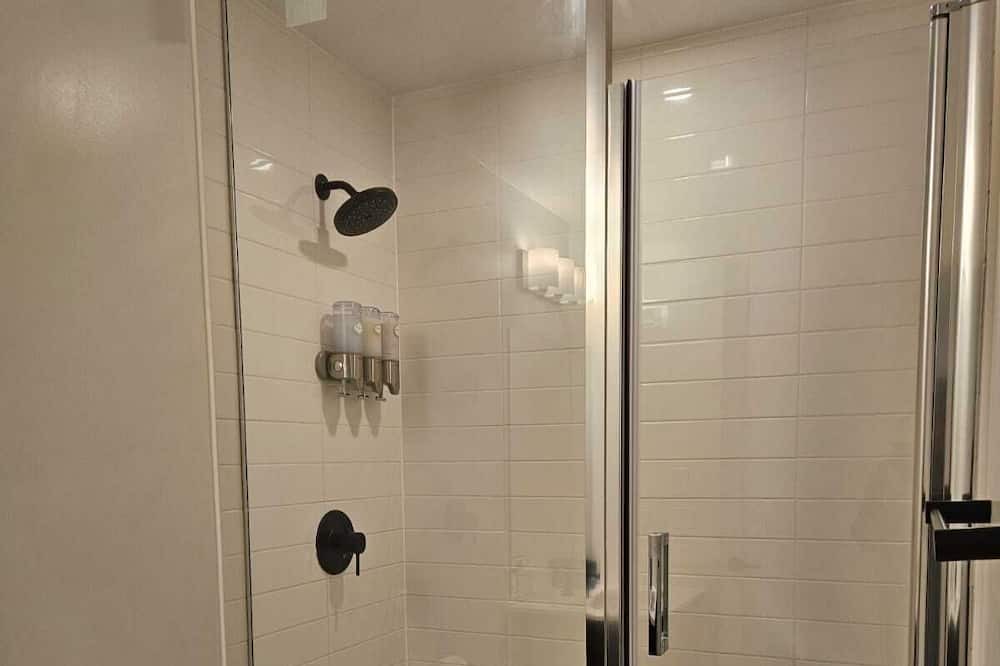 Photo of Bathroom in Harwood