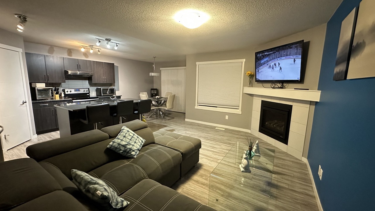 Photo of Livingroom in Southeast Edmonton