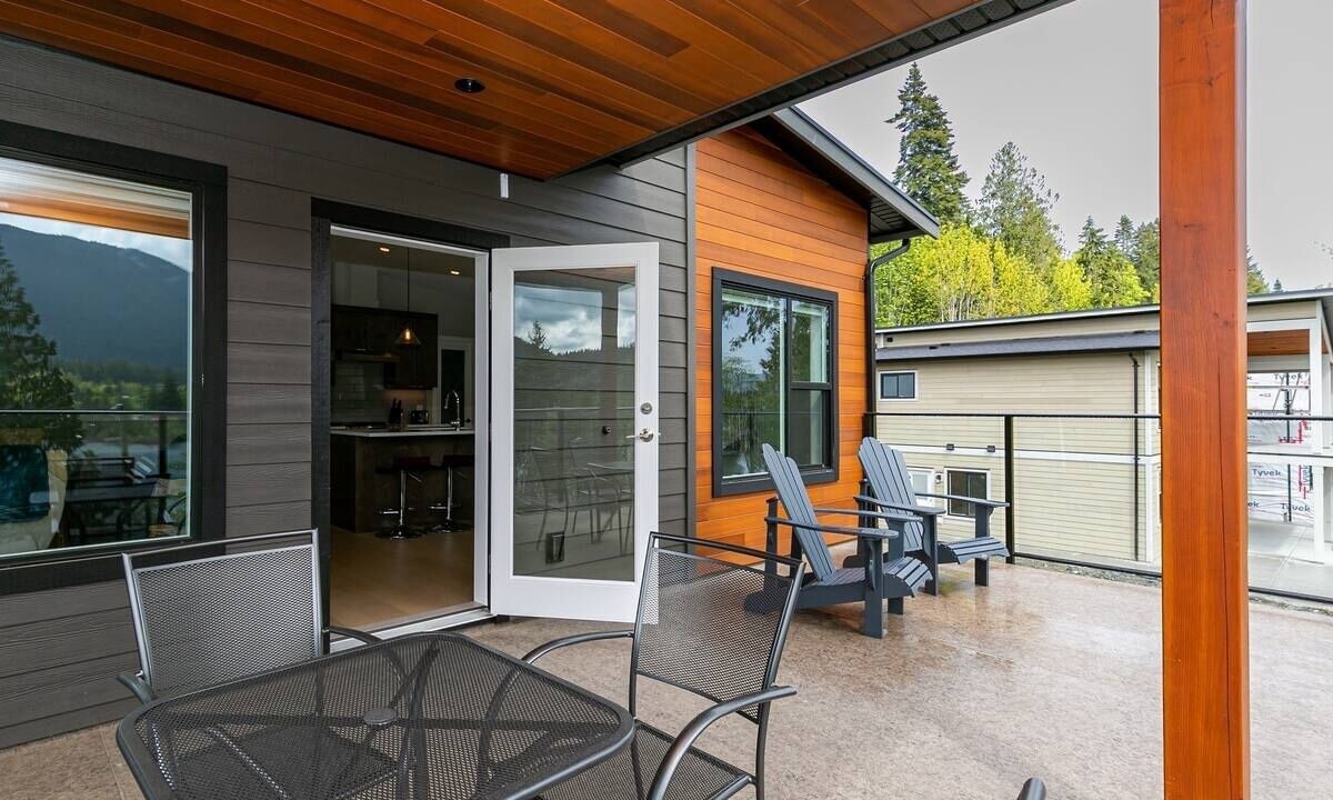 Photo of Patio Balcony in Youbou