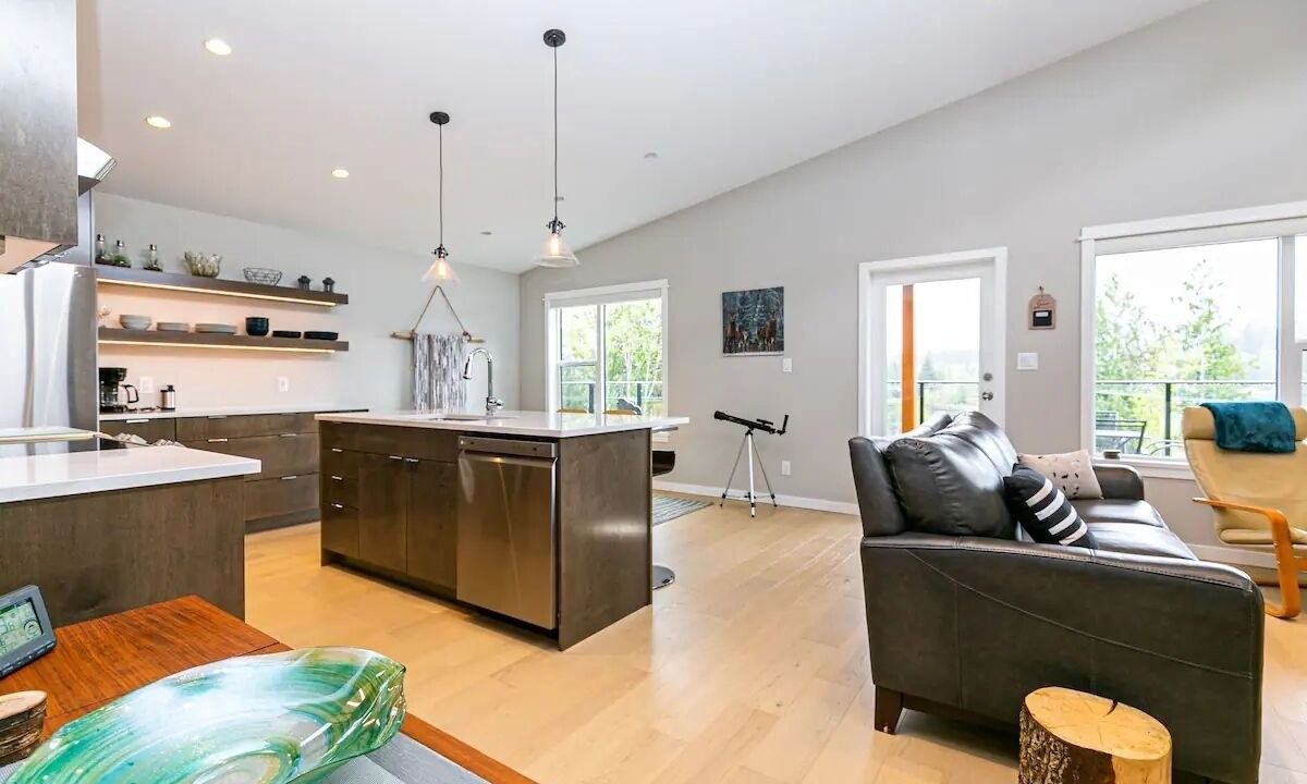 Photo of Kitchen in Youbou