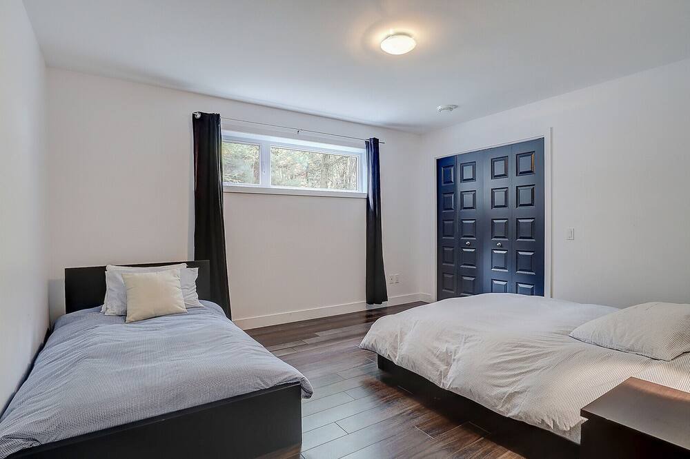 Photo of Bedroom in Owl's Head Ski Resort