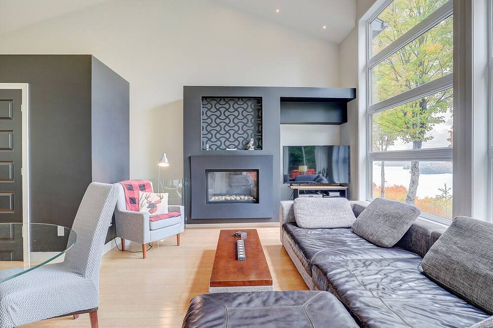 Photo of Livingroom in Owl's Head Ski Resort