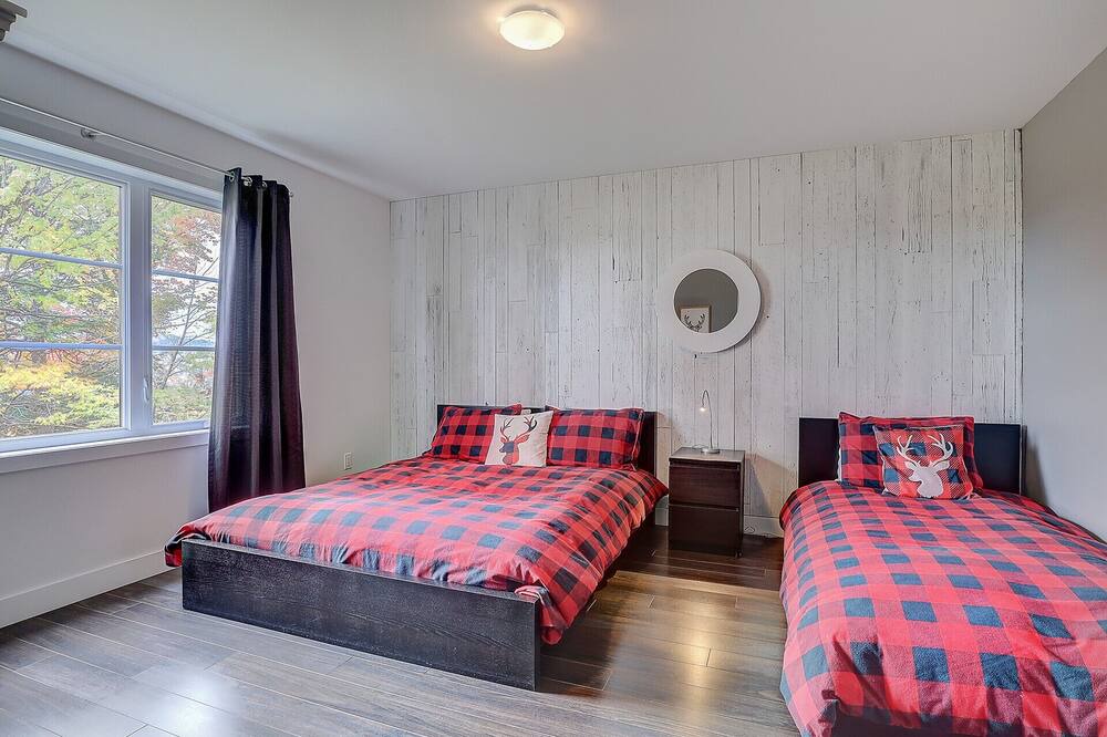 Photo of Bedroom in Owl's Head Ski Resort