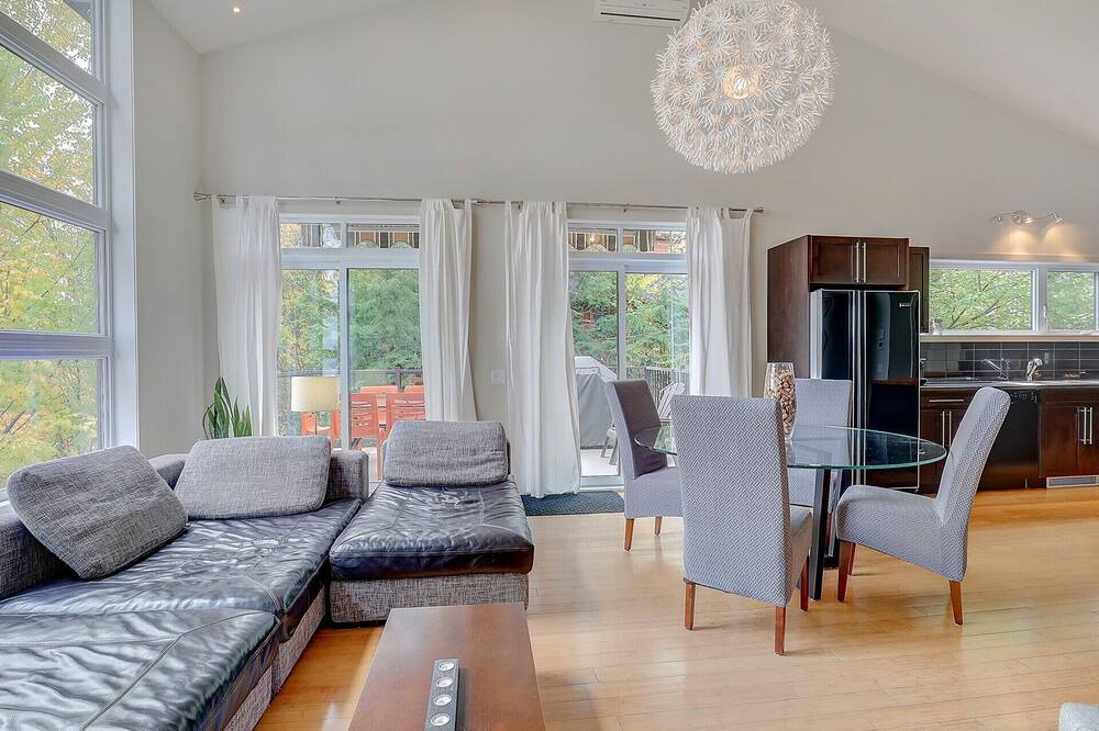 Photo of Livingroom in Owl's Head Ski Resort