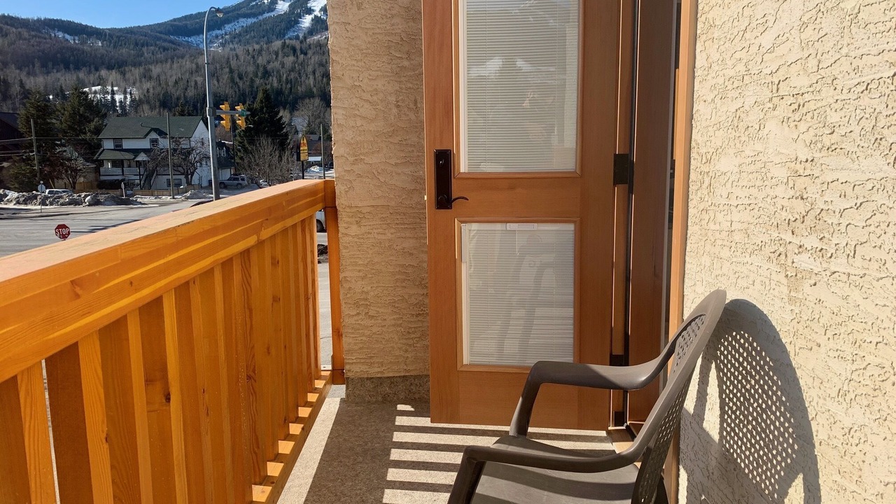 Photo of Patio Balcony in East Kootenay