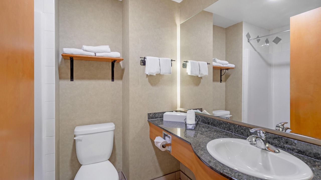 Photo of Bathroom in Valemount